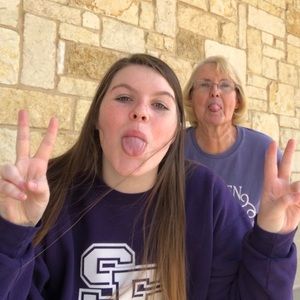 Meet your Posher, Mikayla